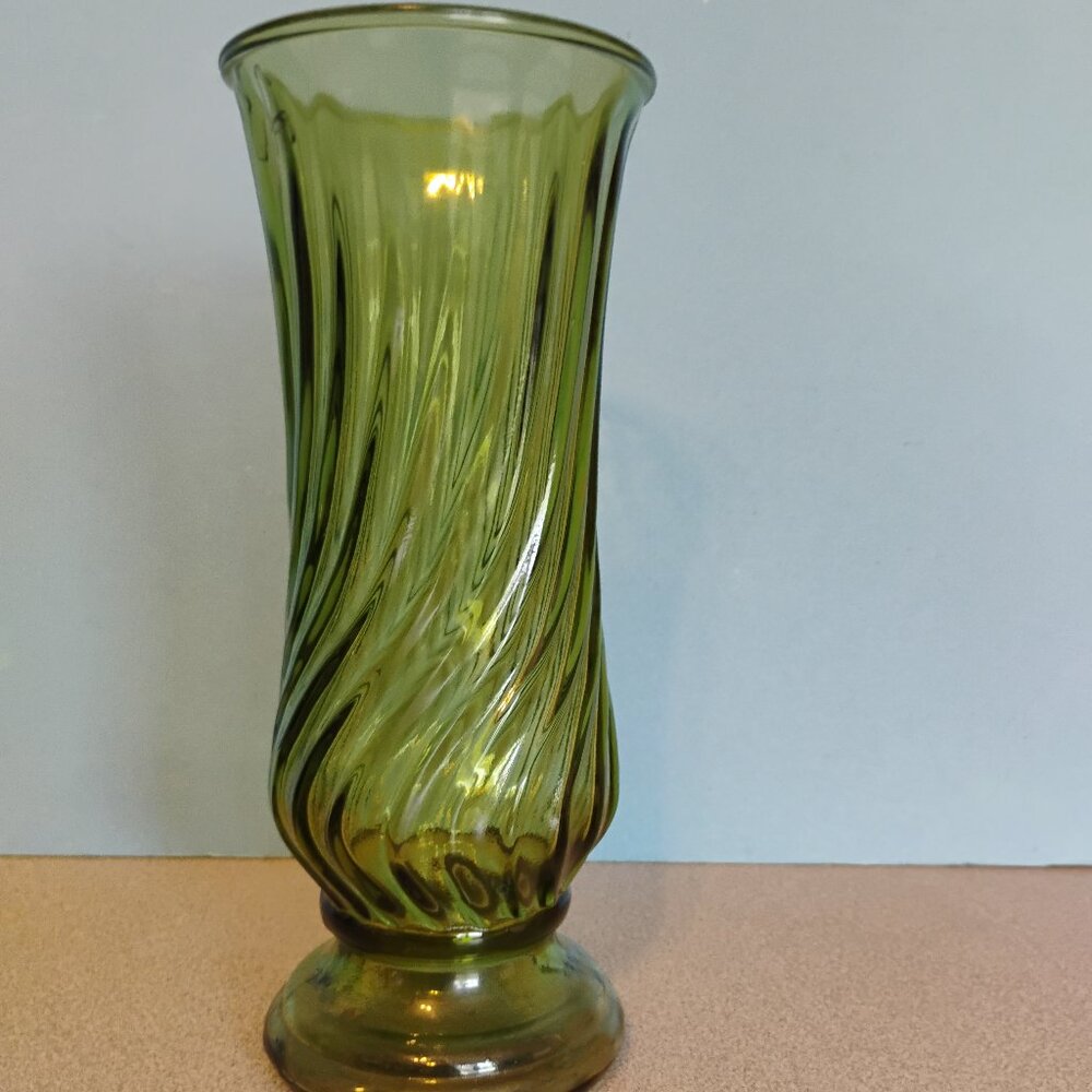 Inarco USA E-5442 Olive Green Swirl Vase
